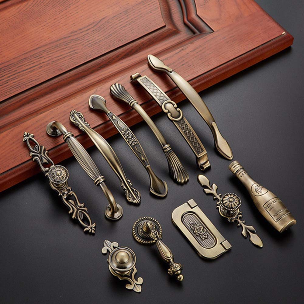 ヴィンテージブロンズワードローブドレッサーキャビネットプルハ - Vintage Furniture Hardware Pulls のレビューと価格