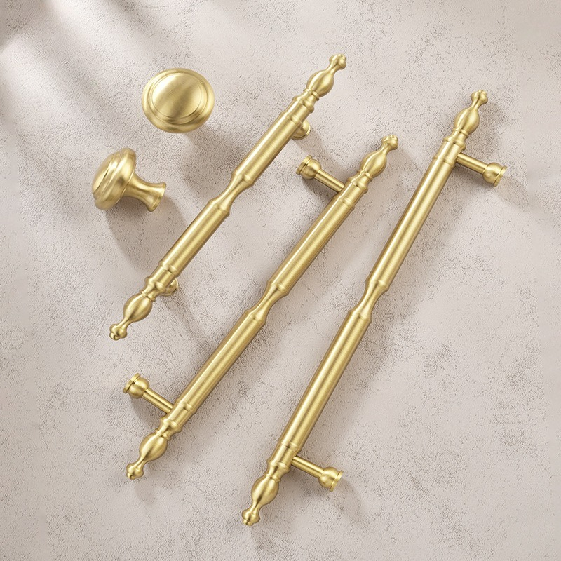 ヨーロッパの真鍮家具ハンドルゴールデンハンドルワードローブと - Furniture And Kitchen Hardware Fitting のレビューと価格