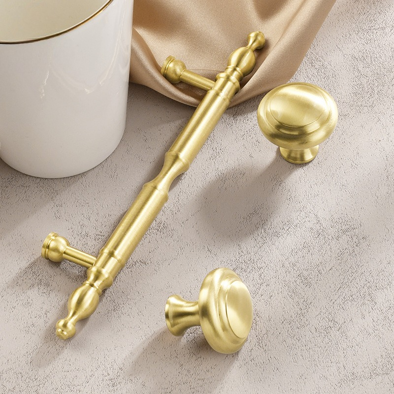 ヨーロッパの真鍮家具ハンドルゴールデンハンドルワードローブと - Furniture And Kitchen Hardware Fitting のレビューと価格
