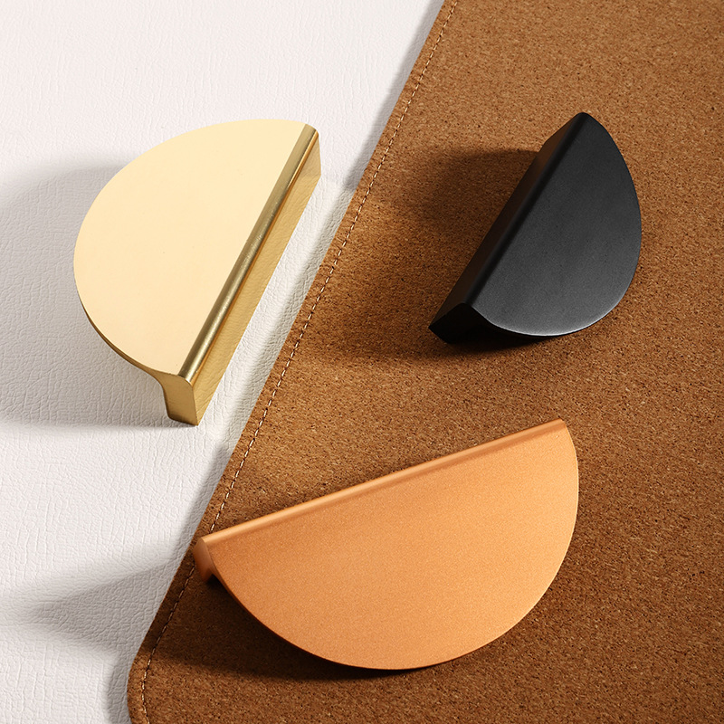 10 個シンプルな半円形ブラックゴールドキャビネットドアハン - Furniture Hardware Wholesale のレビューと価格