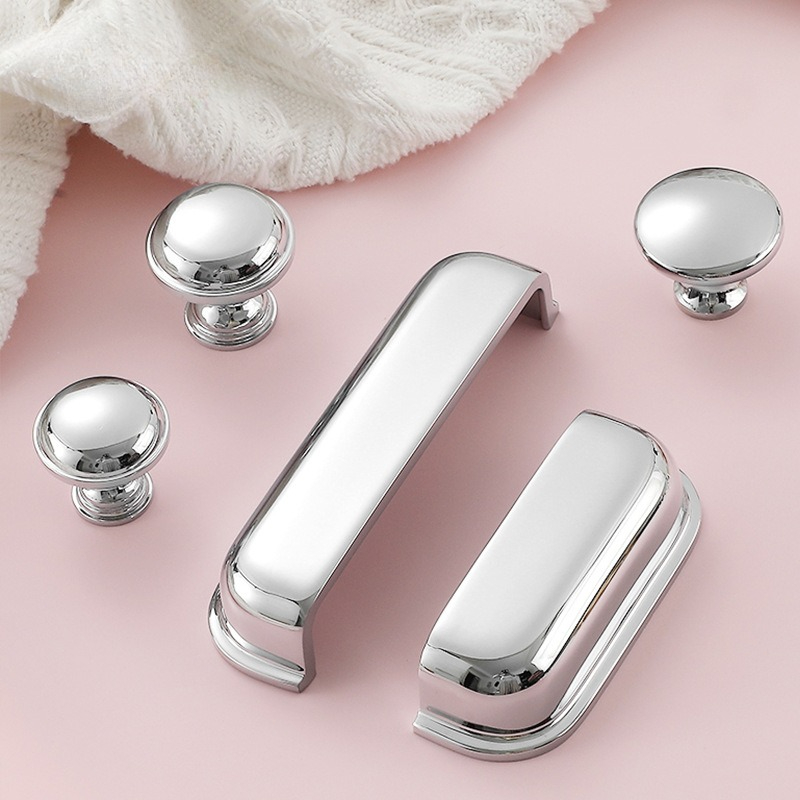 現代の真鍮製家具ハンドルキッチンキャビネット引き出しハンドル - Furniture And Kitchen Hardware Fitting のレビューと価格