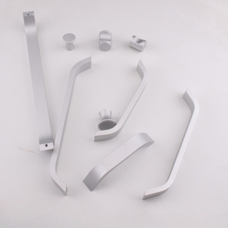アルミ合金製家具ハンドル シルバーハンドル ワードローブ、引 - Furniture And Kitchen Hardware Fitting のレビューと価格