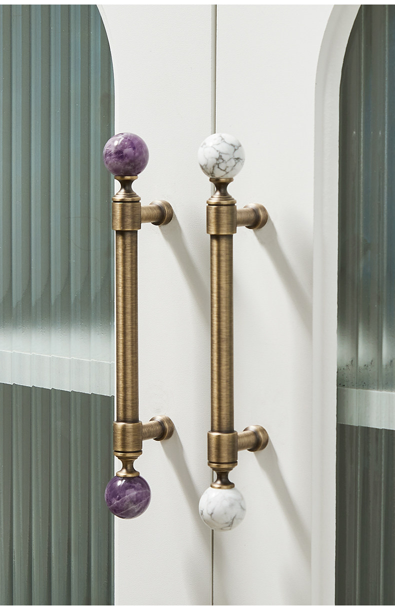 ヴィンテージ真鍮製キャビネットハンドル、大理石ノブ付きレトロ - Vintage Furniture Hardware Pulls のレビューと価格