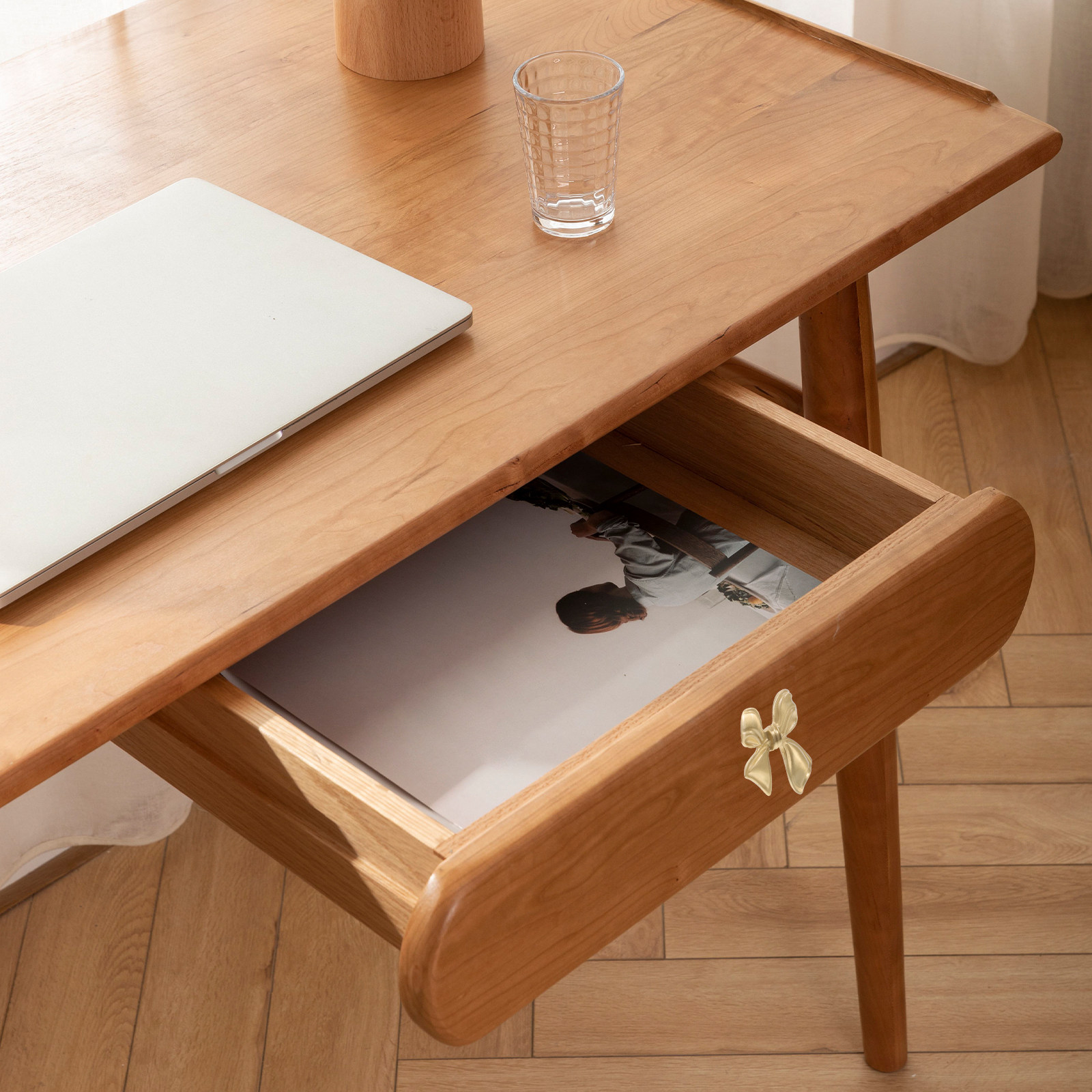 弓型引き出し取っ手真鍮製蝶結び装飾ハンドル、キャビネット、ド - Unique Furniture Hardware Pulls のレビューと価格